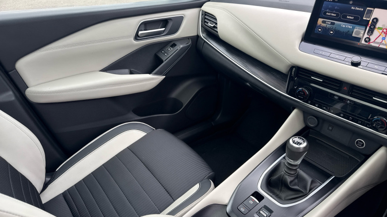 Nissan Qashqai 1.3 DiG-T MH Tekna 5dr Petrol Hatchback